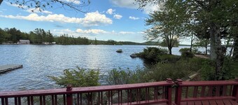Terrific 3-bedroom Lake house, with AC, on Cold Stream Pond in charming Lincoln
