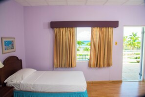 Room - Peaceful 6-bedroom beachfront townhome with AC in vibrant Ocho Rios (Ocho Rios)