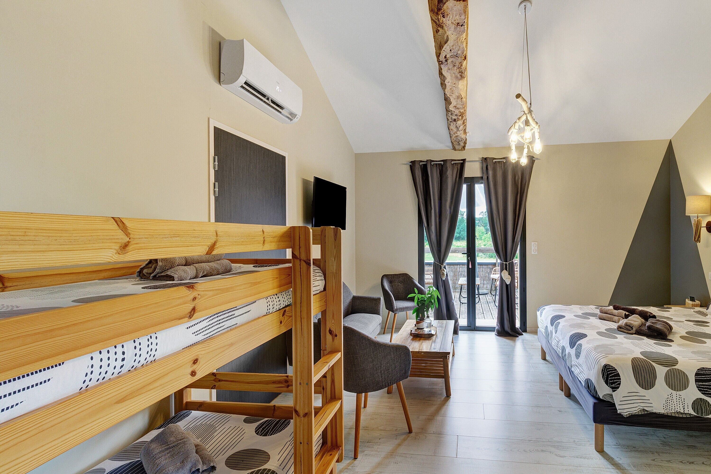 1 bedroom, WiFi, bed sheets