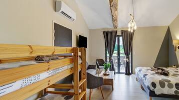 1 bedroom, WiFi, bed sheets