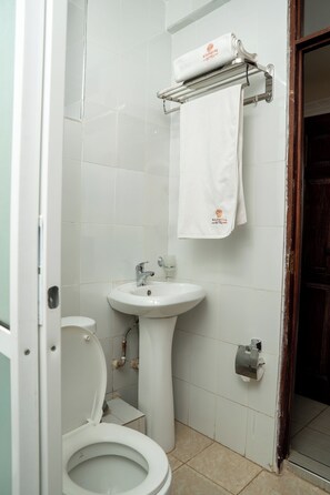 Bathroom - Whirlsprings Hotel Kisumu (Kisumu)