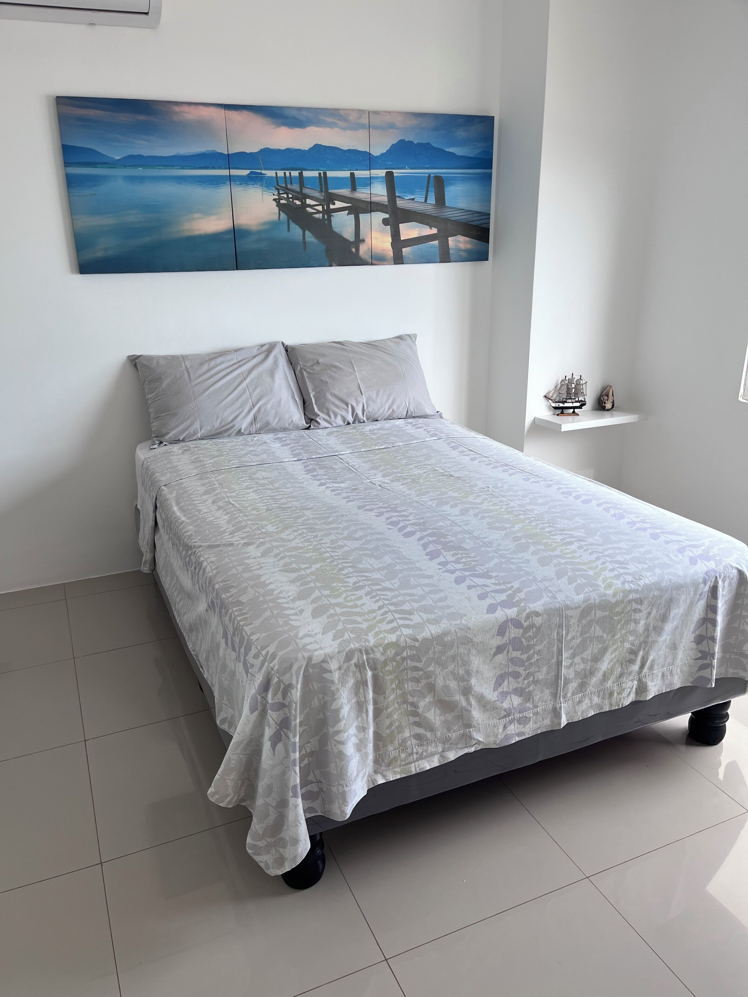2 Schlafzimmer, B ügeleisen/Bügelbrett, Bettwäsche