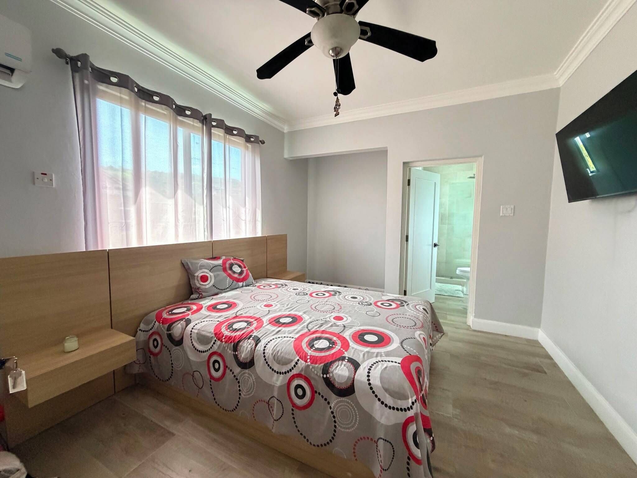 2 chambres, fer et planche à repasser, Wi-Fi, draps fournis