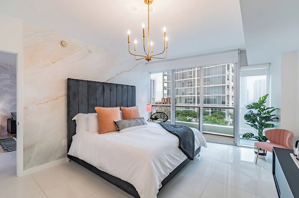 Brickell Avenue - City Centre Suites - Miami, FL