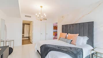 Comfort Suite, Balcony, City View | Desk, laptop workspace, iron/ironing board, free WiFi