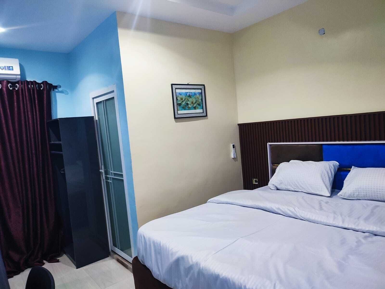 Habitación doble Confort | Escritorio, espacio para trabajar con laptop y wifi gratis 