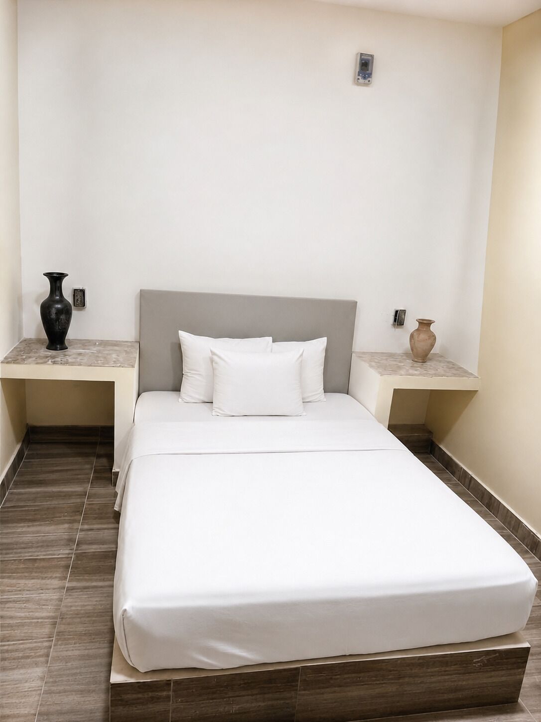 Desk, laptop workspace, iron/ironing board, free WiFi