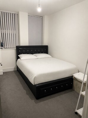 1 quarto, ferros/tábuas de passar roupa, Wi-Fi, roupa de cama