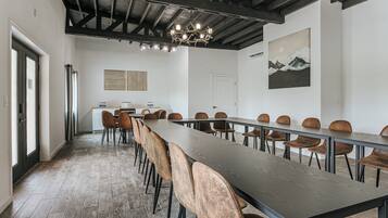 Meeting facility