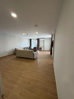 Comfort Apartment, Balcony, Sea View | Desk, laptop workspace, blackout drapes, iron/ironing board - Mimoza Apart (TRABZON)