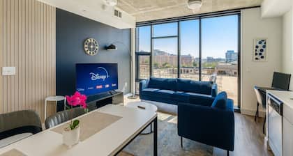 Vibrant 2BR Stay | Pool, Sauna & Lounge P2