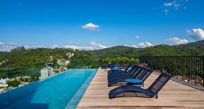 Studio in Condo w/ Pool in Blumenau Pin1912