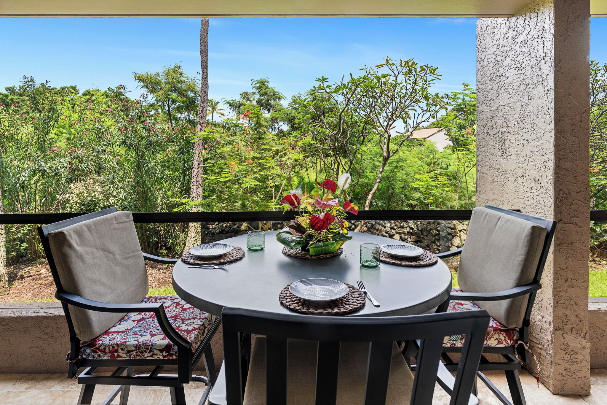 Condo, 1 King Bed with Sofa bed, Garden View (Kona Pacific C317) | Outdoor dining