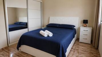 Iron/ironing board, WiFi, bed sheets