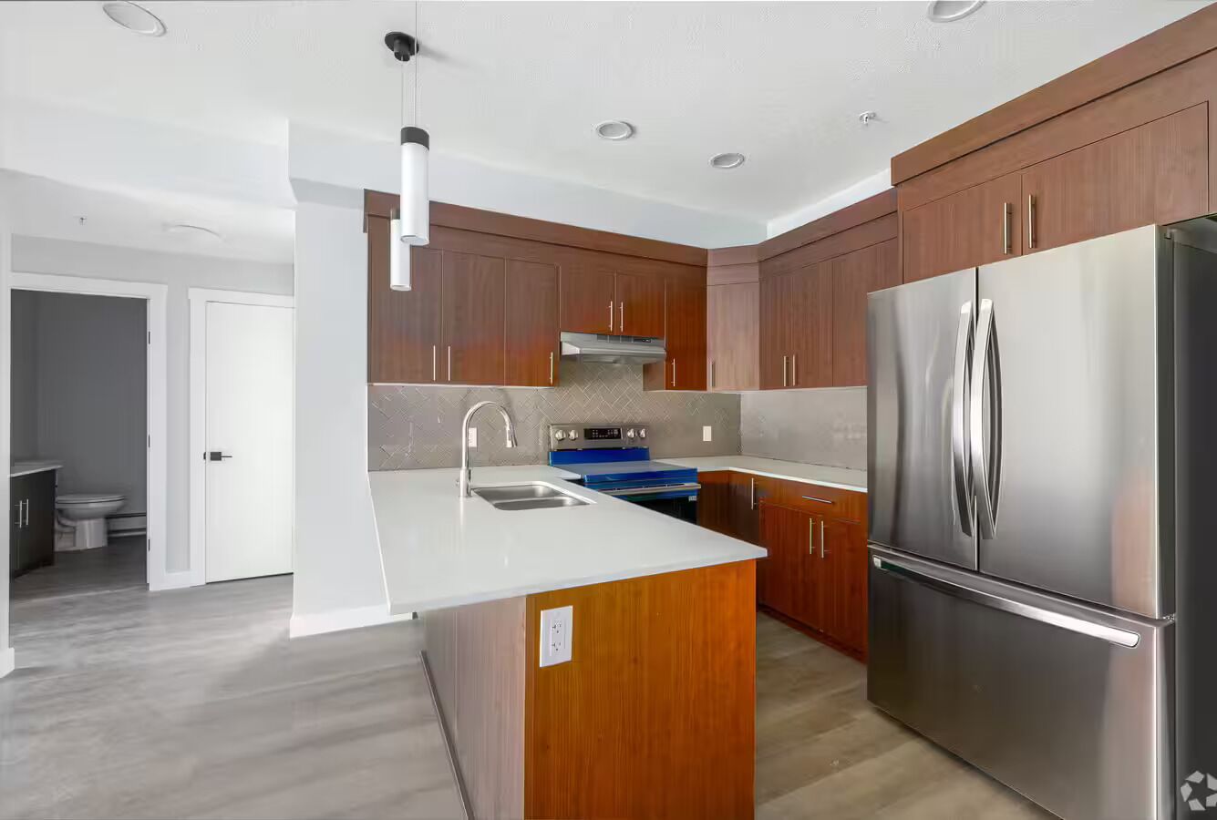 Comfort Suite | Private kitchen | Full-size fridge, stovetop, cookware/dishes/utensils