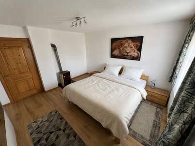 Vacation Home with a Garden in the Salzburg Lake District – Experience Lakes, Nature, and the City