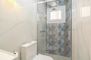 环保洗浴用品、吹风机、坐浴桶、毛巾