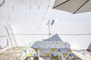 Outdoor dining - Holiday Home 'Antica Dimora' with Shared Terrace and Garden (Morciano di Leuca)