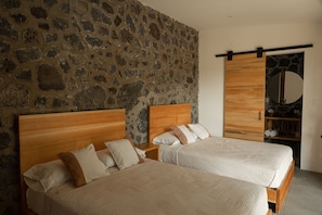 Comfort Double Room, Patio, Garden View - Casa Chavela (Tepoztlan)