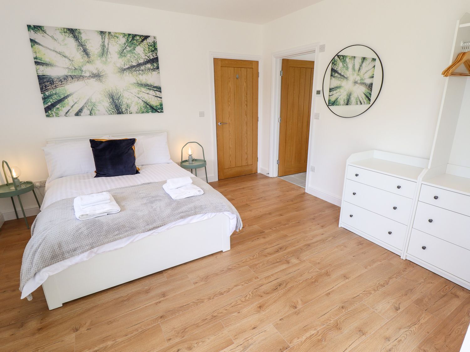 2 bedrooms, WiFi (free), individually decorated, individually furnished