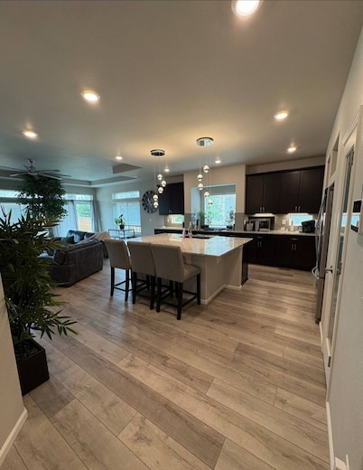 A Little Comfort 3-bedroom house with AC in charming Aurora, close to DIA