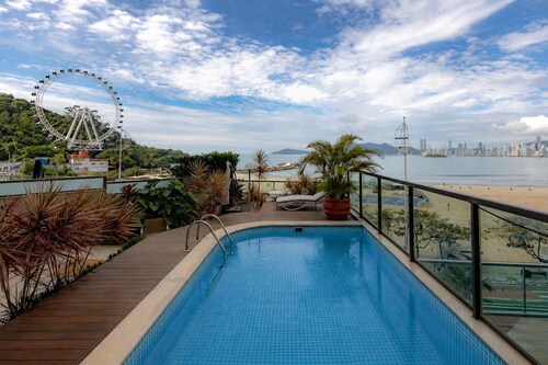 Apto de Luxo com Piscina Privativa e Vista mar