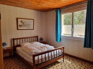 Room - Vrbo Property (Saint-Hilaire-de-Riez)