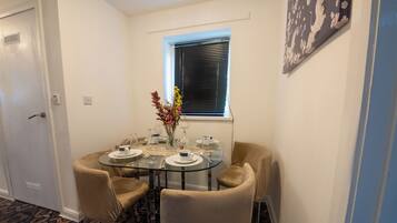Luxury House | Dining