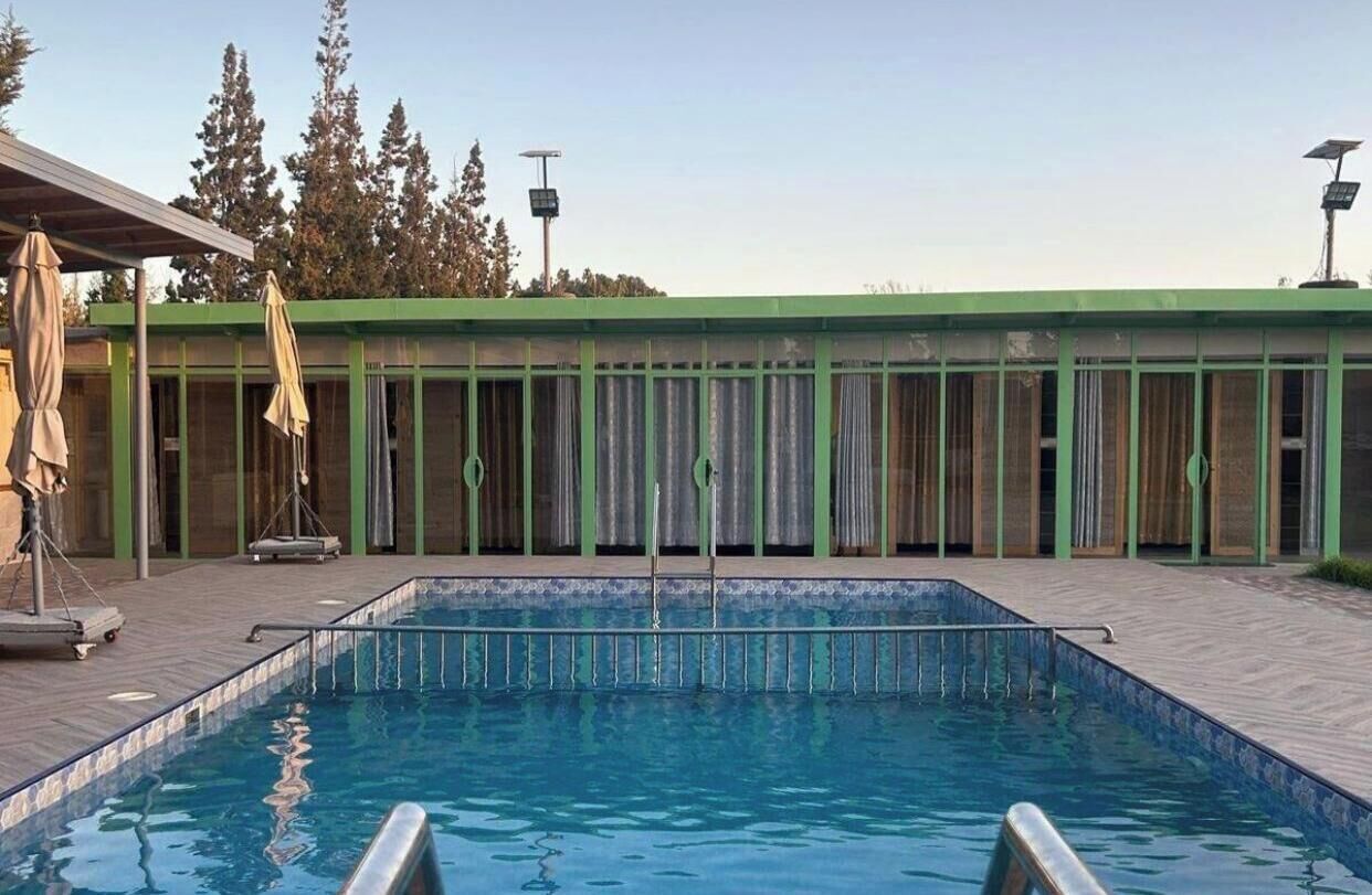 حمام سباحة