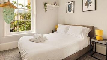 3 bedrooms, iron/ironing board, free WiFi, bed sheets