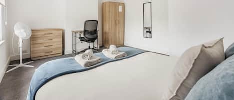 3 habitaciones, tabla de planchar con plancha y wifi gratis