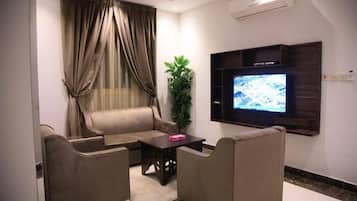Apartment, 1 Bedroom | Living area
