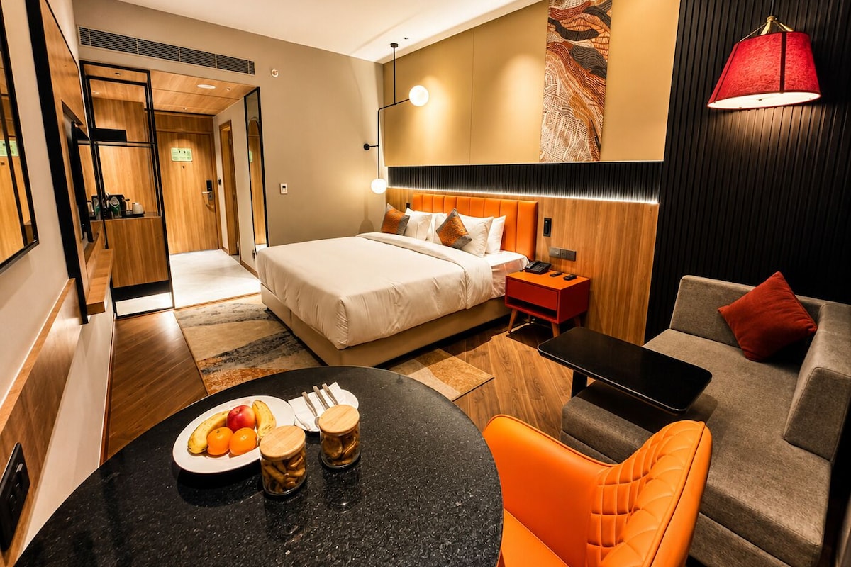 Minibar, in-room safe, iron/ironing board (on request)