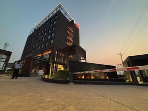 Exterior - Ramada Encore By Wyndham Ayodhya Takpura (Faizabad)