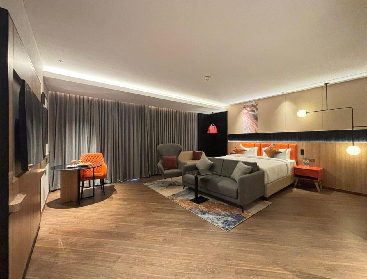 Suite, 1 King Bed | Free WiFi