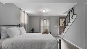 Iron/ironing board, travel crib, WiFi, bed sheets