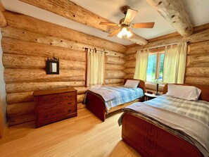 6 bedrooms, free WiFi, bed sheets