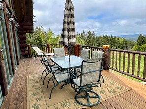 Outdoor dining - Scenic Rangeley Log Home with 3+ Private Acres, 3,200+sf, Views & Lake Access!! (Rangeley)