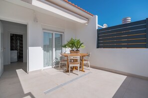 Outdoor dining - Sunny Guargacho6 Retreat—South Tenerife (Guargacho)