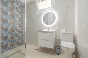 Hair dryer, bidet, towels, soap - Sunny Guargacho6 Retreat—South Tenerife (Guargacho)