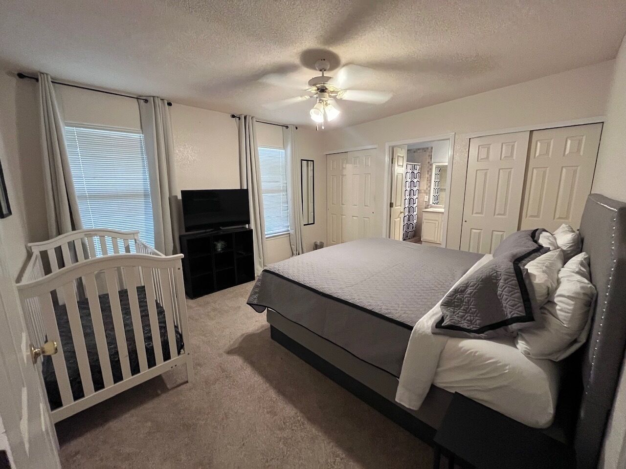 3 bedrooms, iron/ironing board, WiFi (free), bed sheets