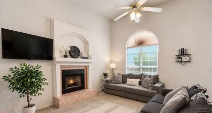 3-bedroom house, great location. Shopping and dining nearby