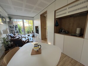 Interior - Apartment with private ground-floor entrance; Pets allowed (Le Taillan-Médoc)