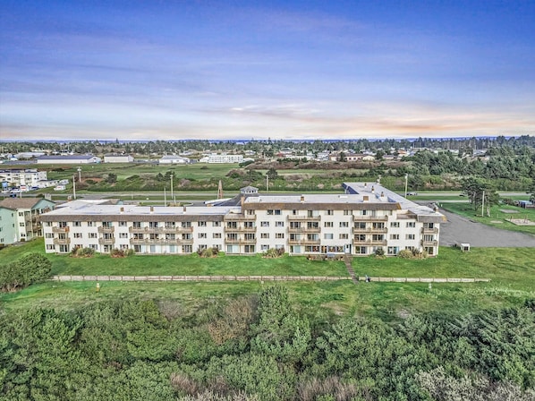 Exterior - Pet Friendly 1-Bedroom Family Suite With Kitchen (Ocean Shores)