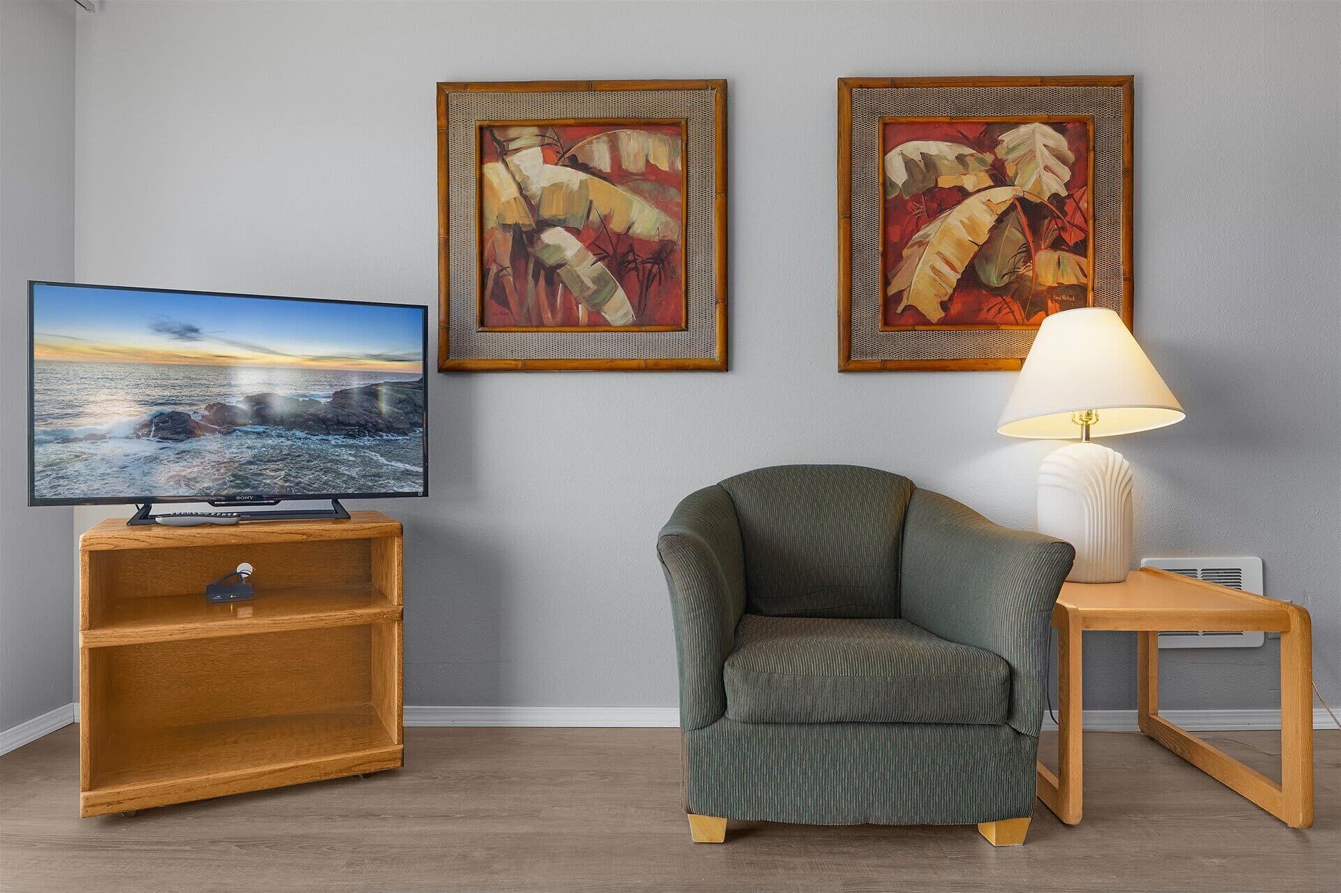 Pet-friendly Family Suite - Kitchen - Pool And Hot Tub! - Ocean Shores, WA