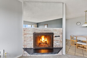 Interior - Ocean View Studio with Fireplace, Kitchen, Pool! (Ocean Shores)