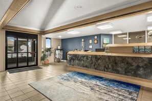 Lobby - Ocean View Studio with Fireplace, Kitchen, Pool! (Ocean Shores)