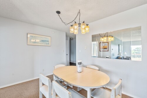 2-Bedroom Family Suite With King Bed and Kitchen