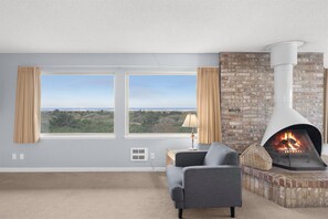 Interior - Top Floor Penthouse Suite with Ocean View (Ocean Shores)