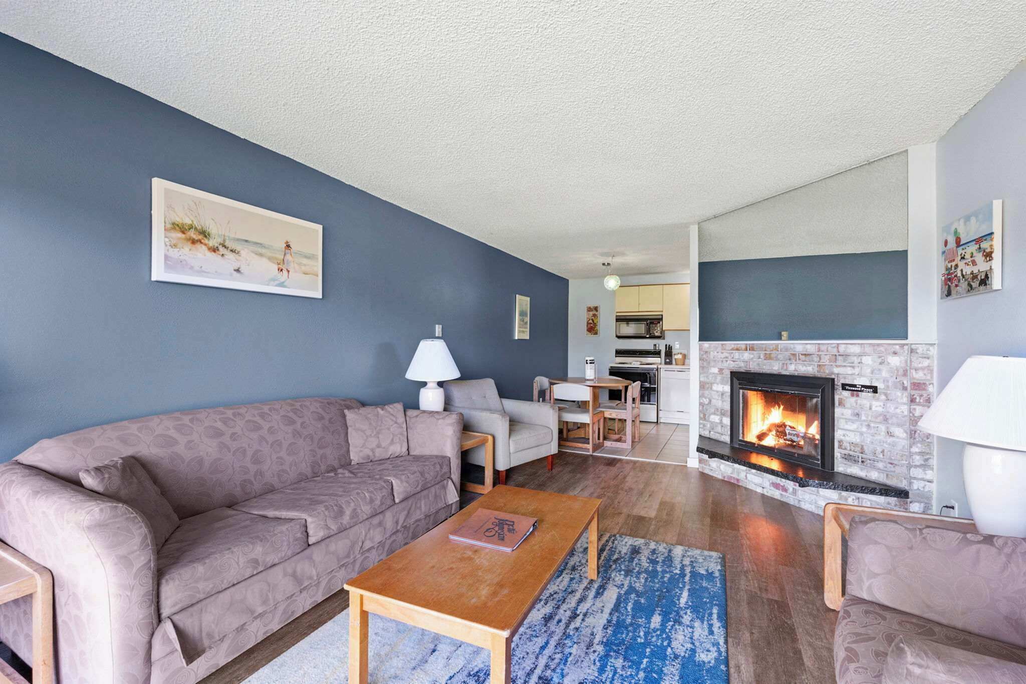 TV, fireplace